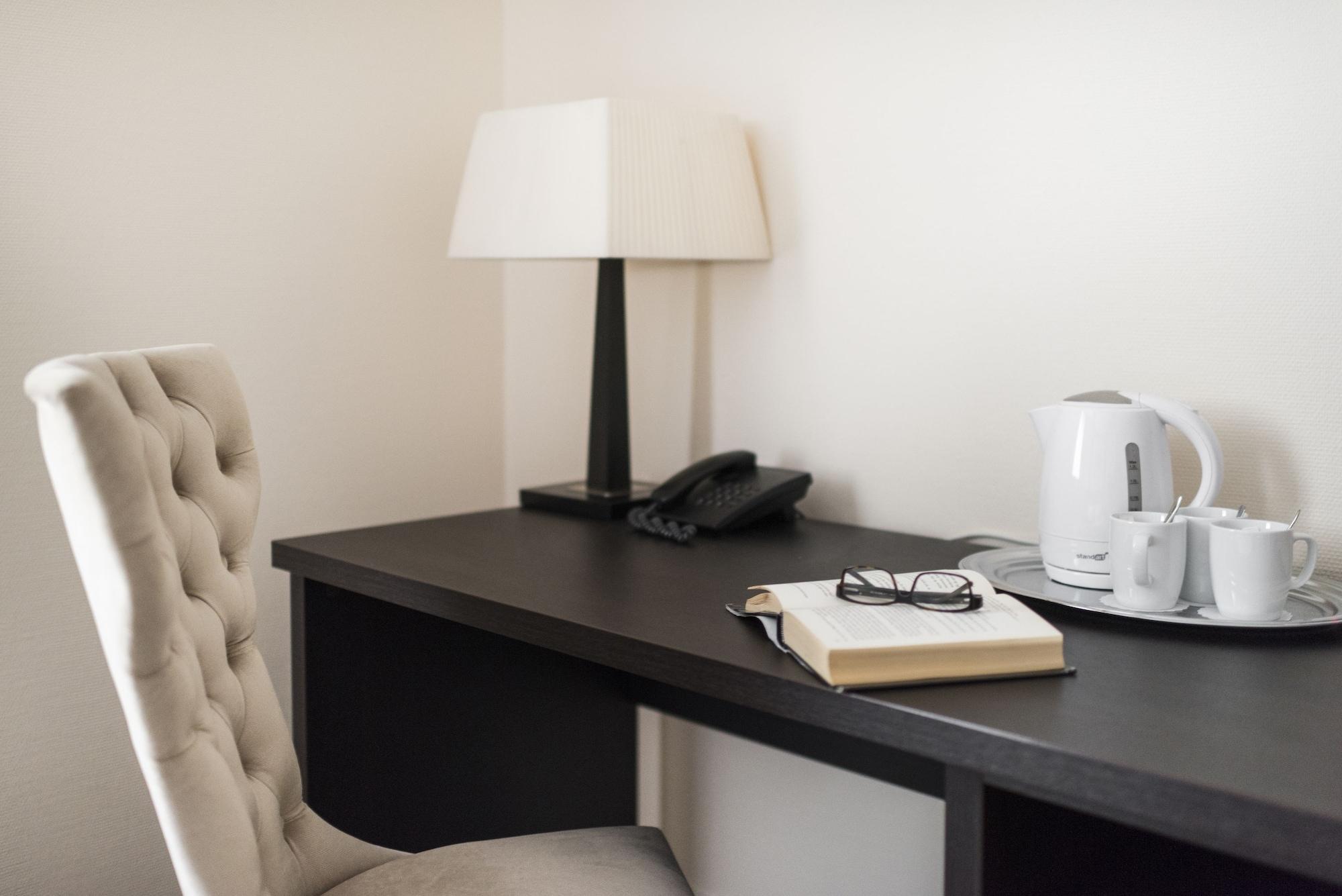 Amberton Cozy Hotel Каунас Экстерьер фото