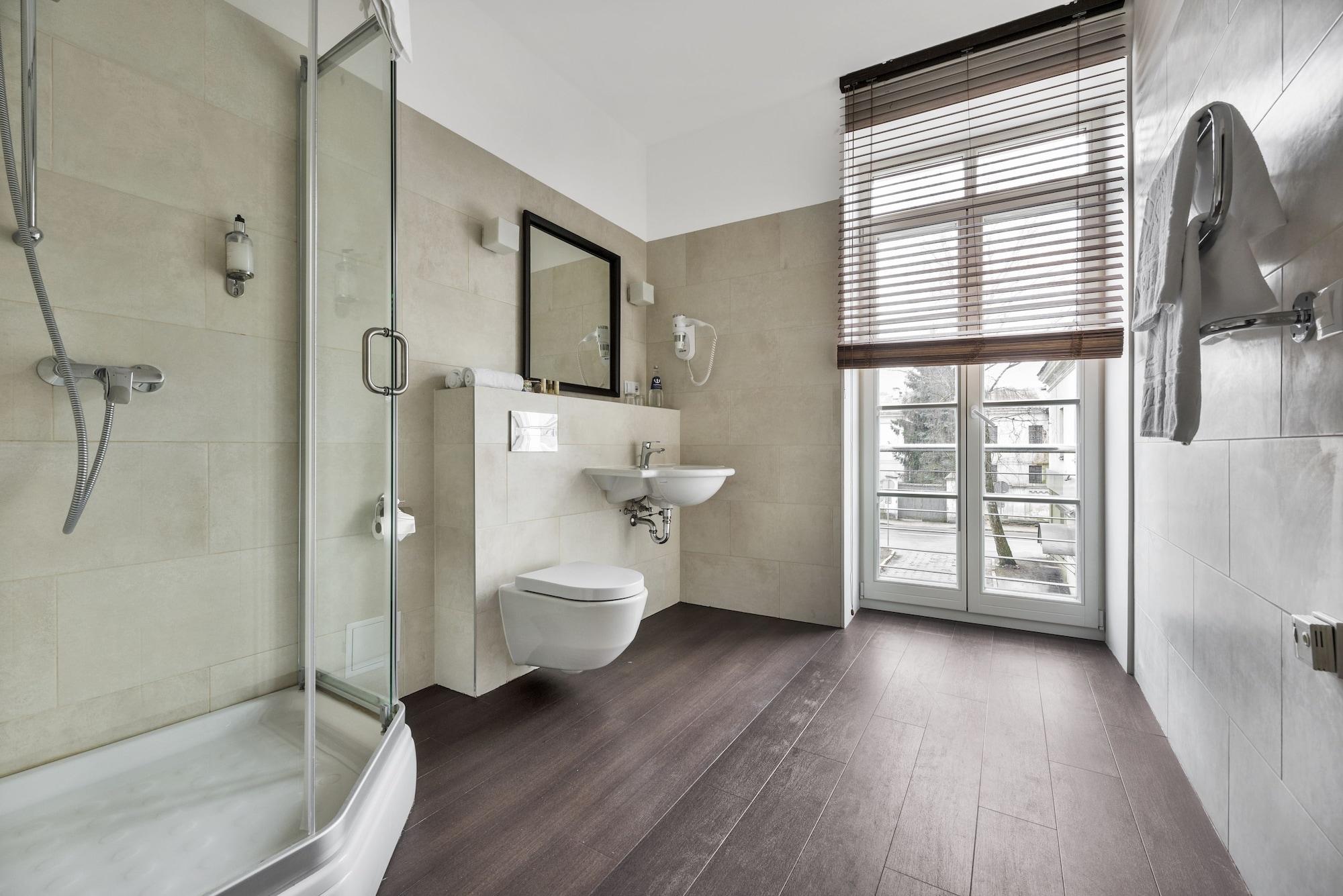 Amberton Cozy Hotel Каунас Экстерьер фото