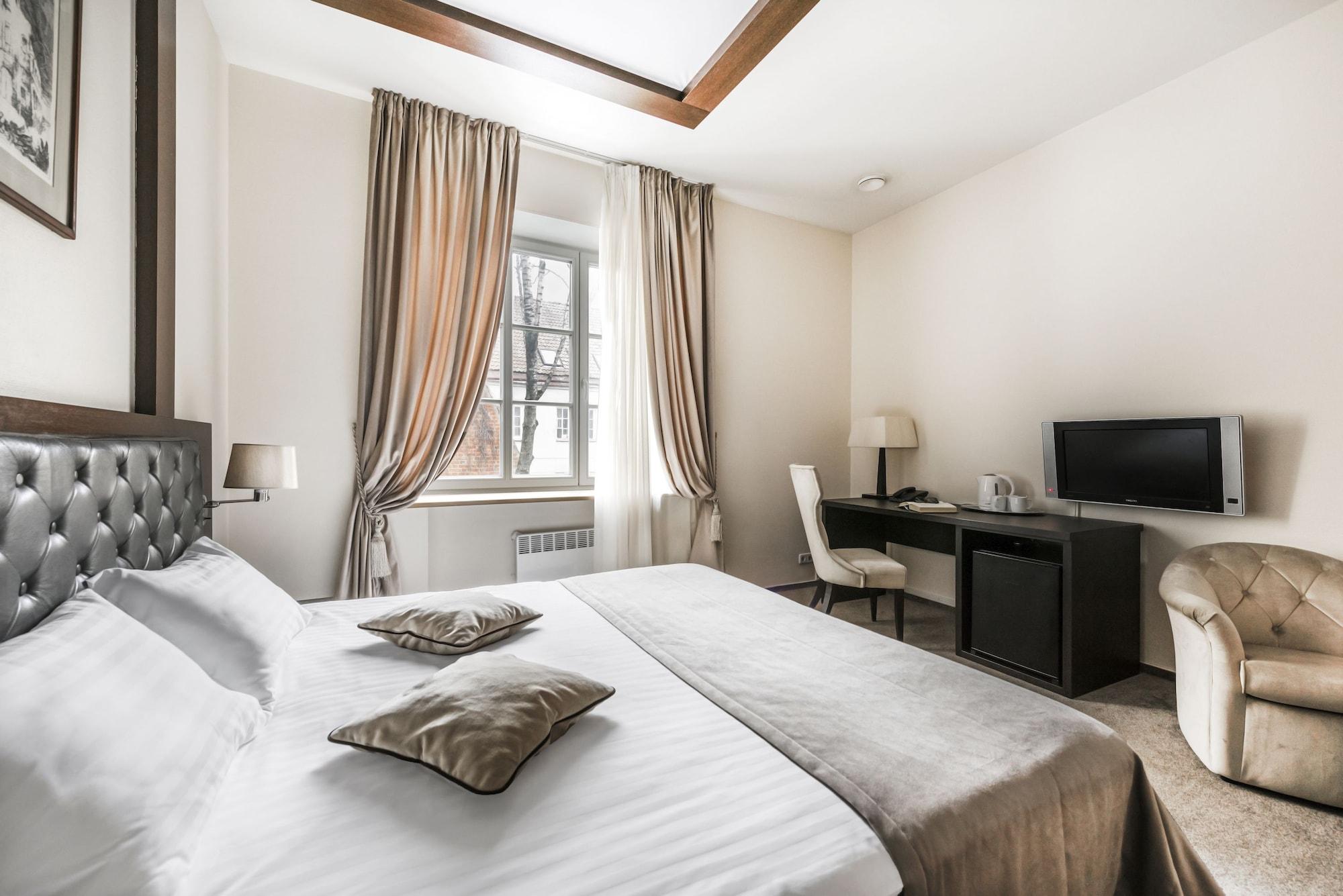 Amberton Cozy Hotel Каунас Экстерьер фото