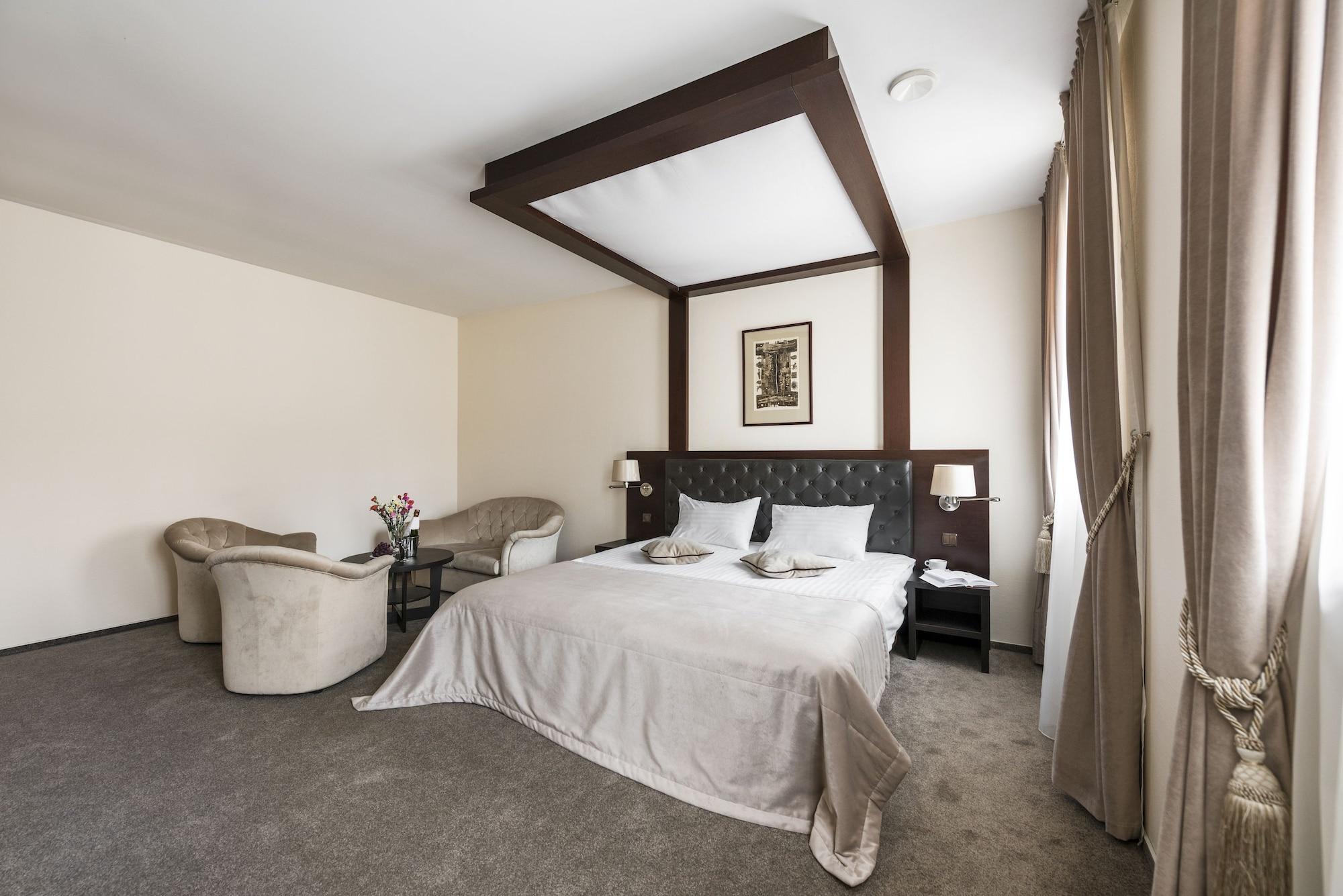Amberton Cozy Hotel Каунас Экстерьер фото