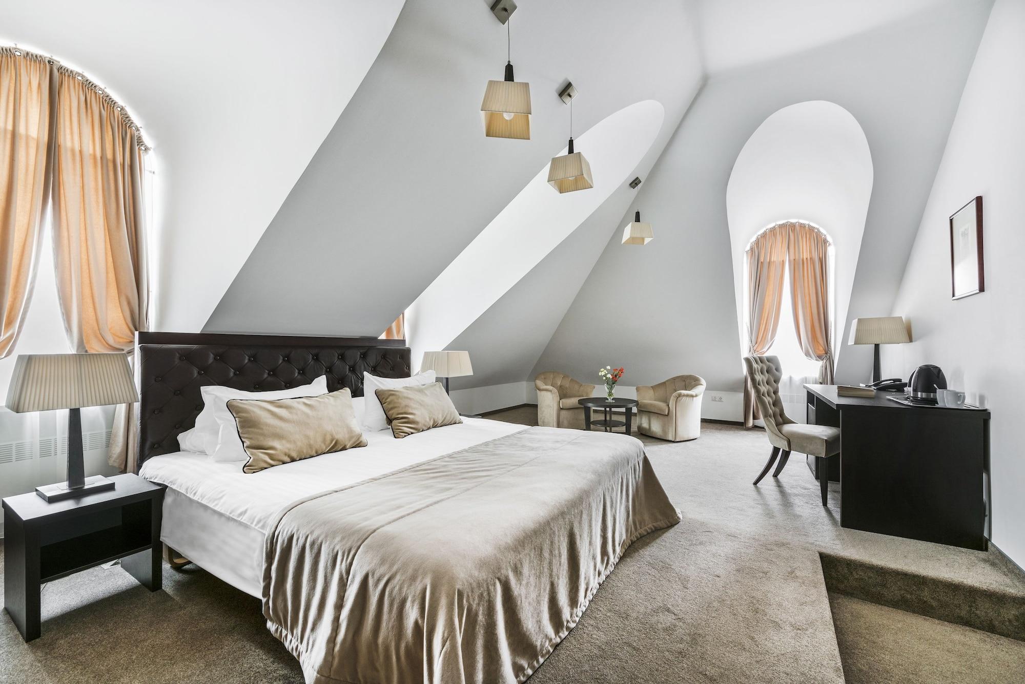 Amberton Cozy Hotel Каунас Экстерьер фото