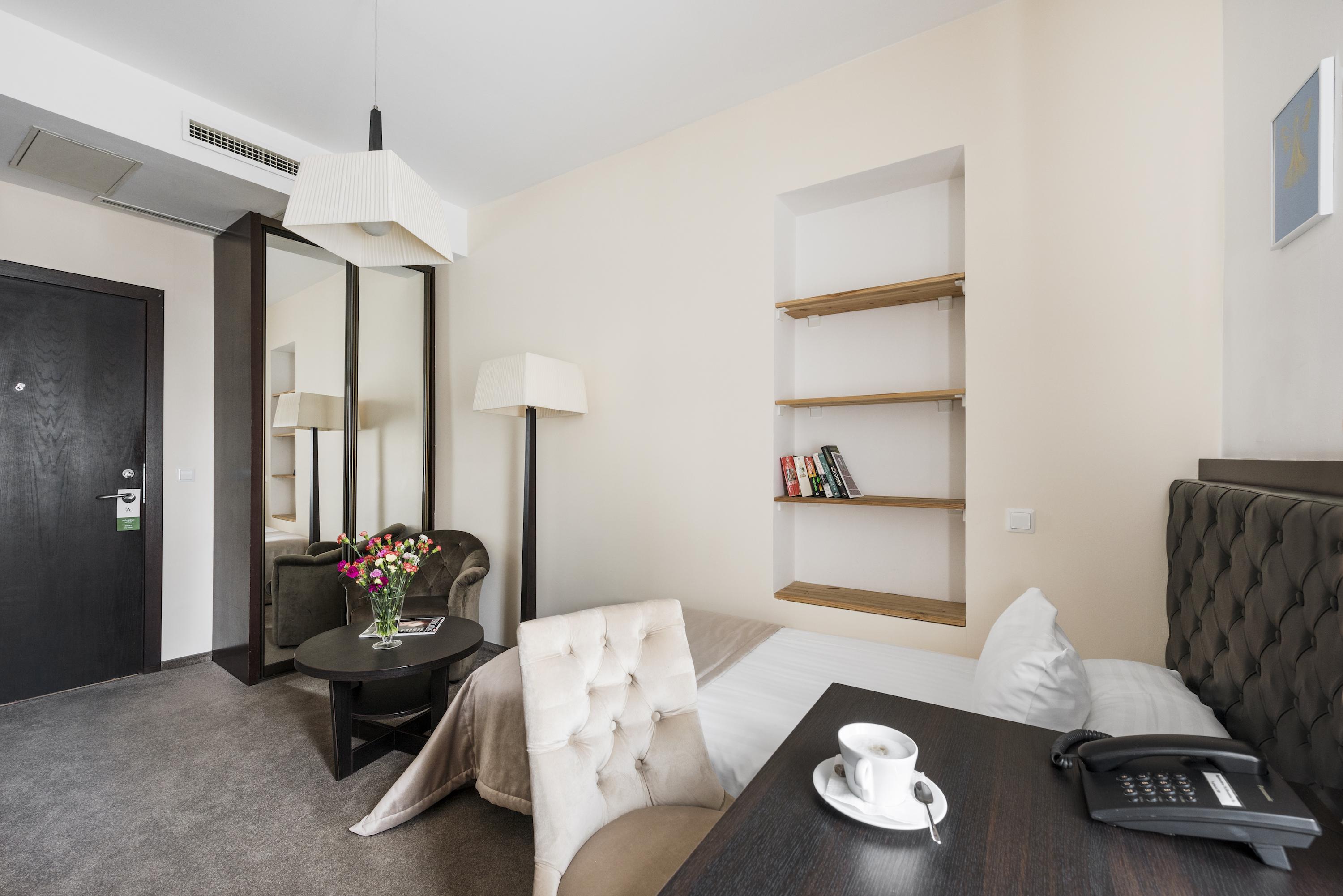 Amberton Cozy Hotel Каунас Экстерьер фото