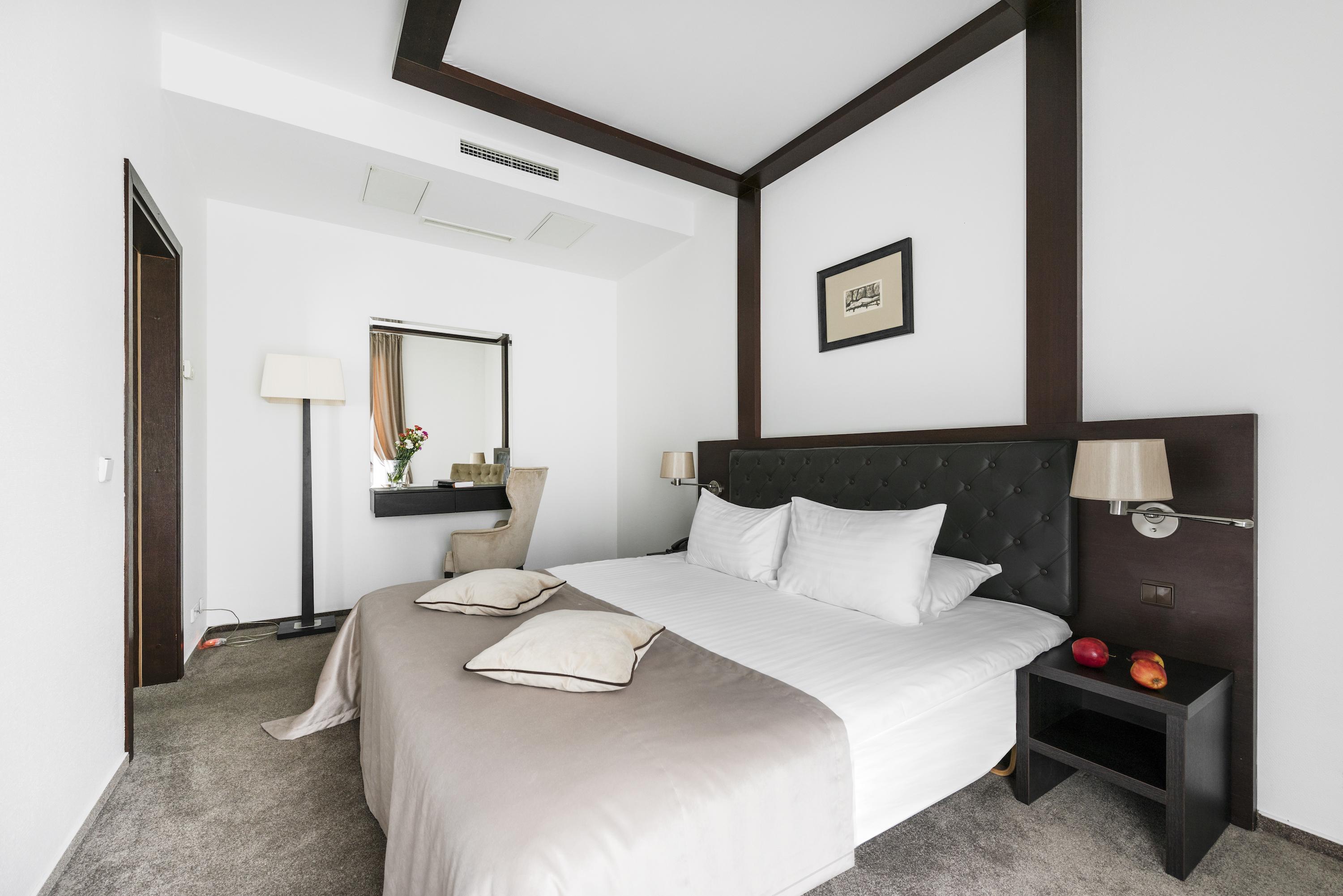 Amberton Cozy Hotel Каунас Экстерьер фото