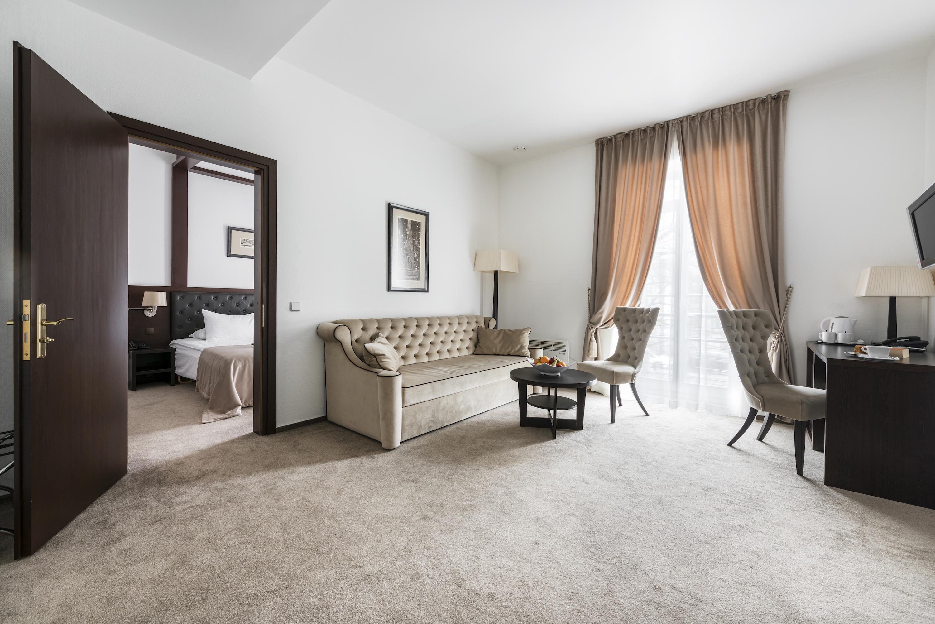 Amberton Cozy Hotel Каунас Экстерьер фото