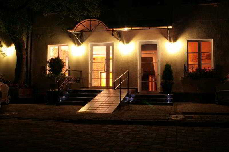 Amberton Cozy Hotel Каунас Экстерьер фото