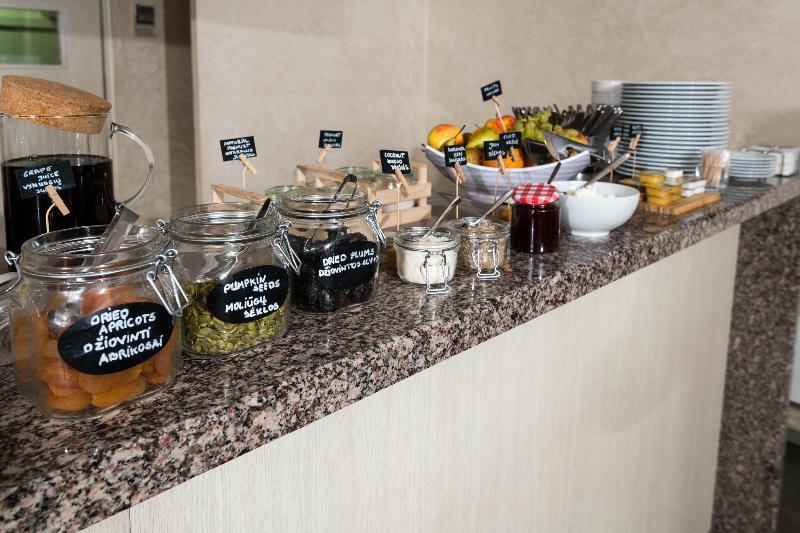 Amberton Cozy Hotel Каунас Экстерьер фото