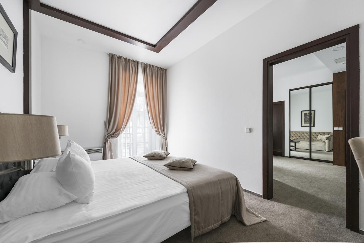 Amberton Cozy Hotel Каунас Экстерьер фото