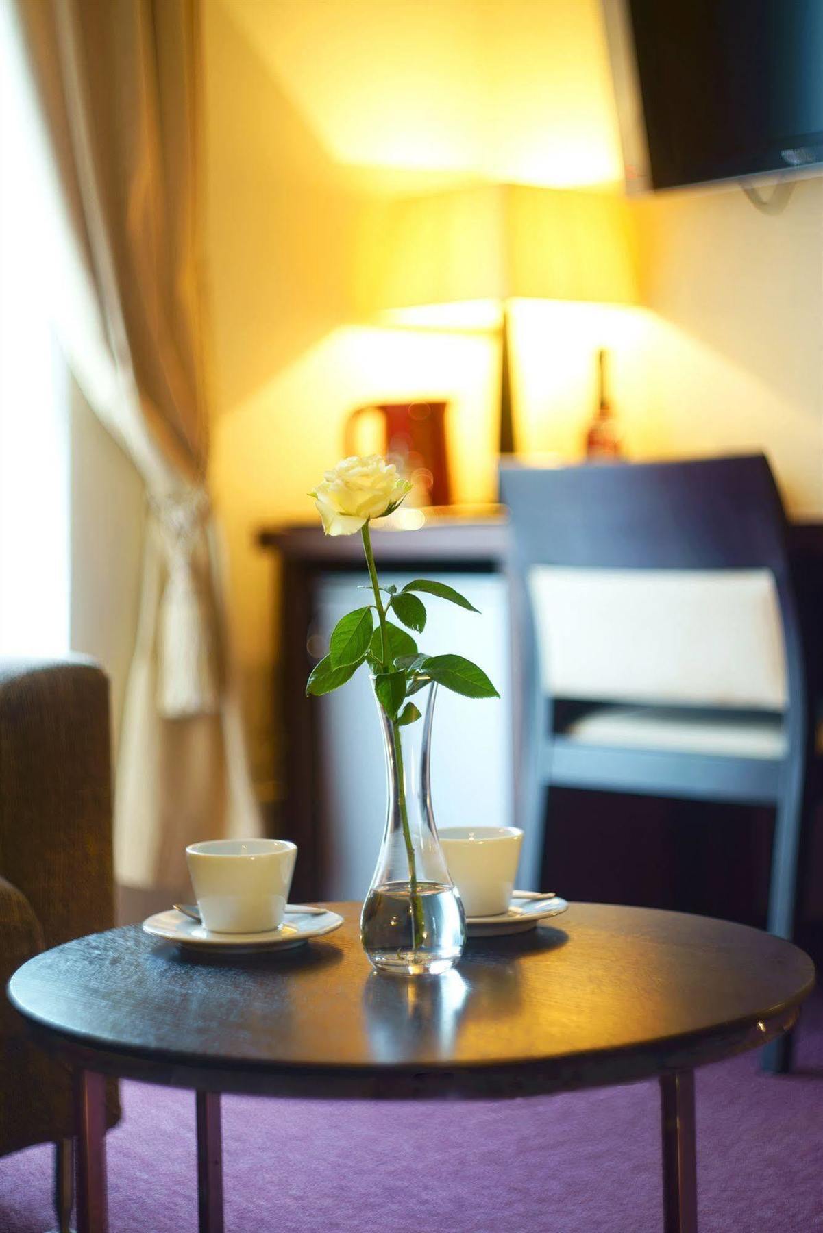 Amberton Cozy Hotel Каунас Экстерьер фото