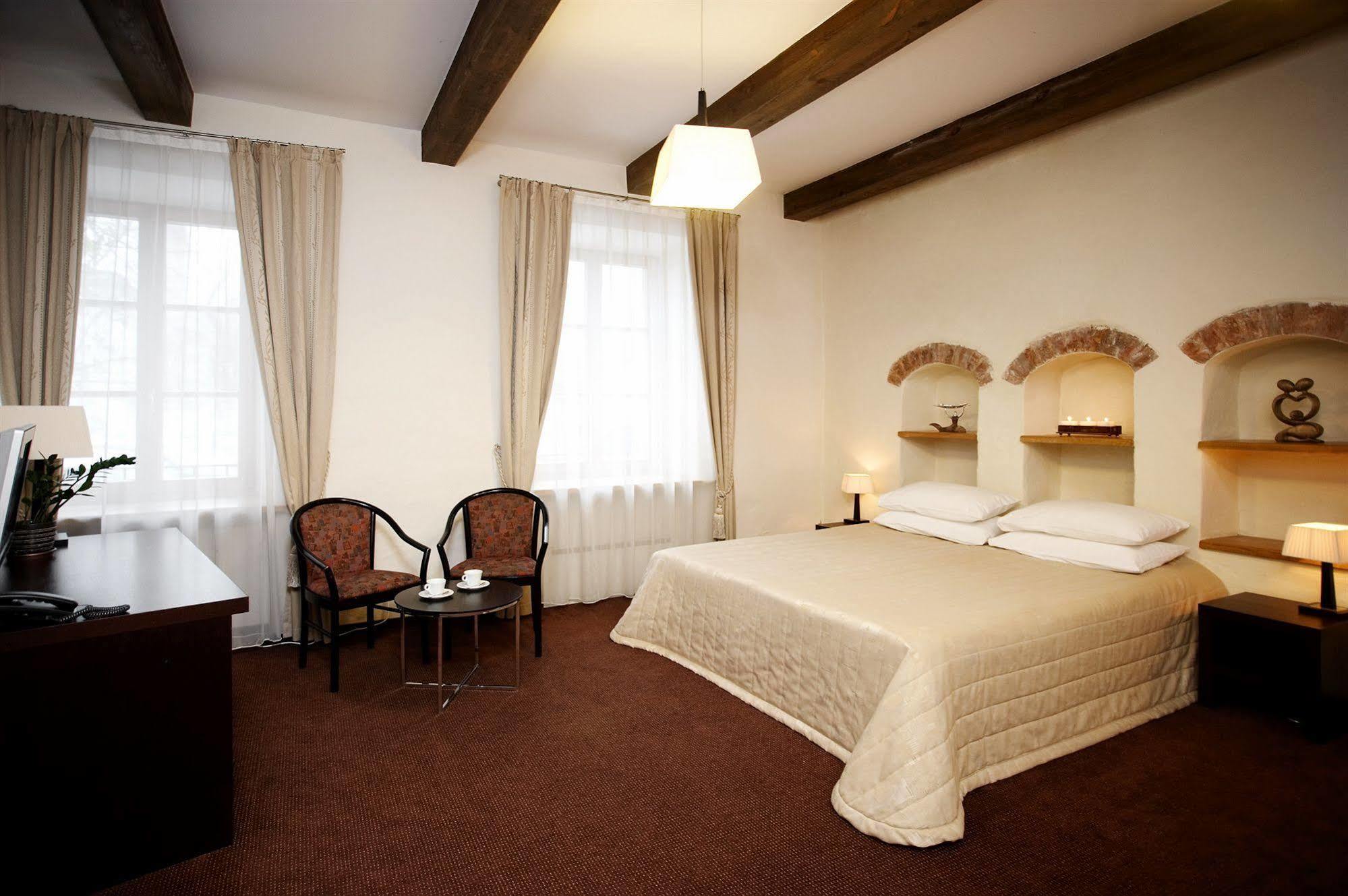 Amberton Cozy Hotel Каунас Экстерьер фото