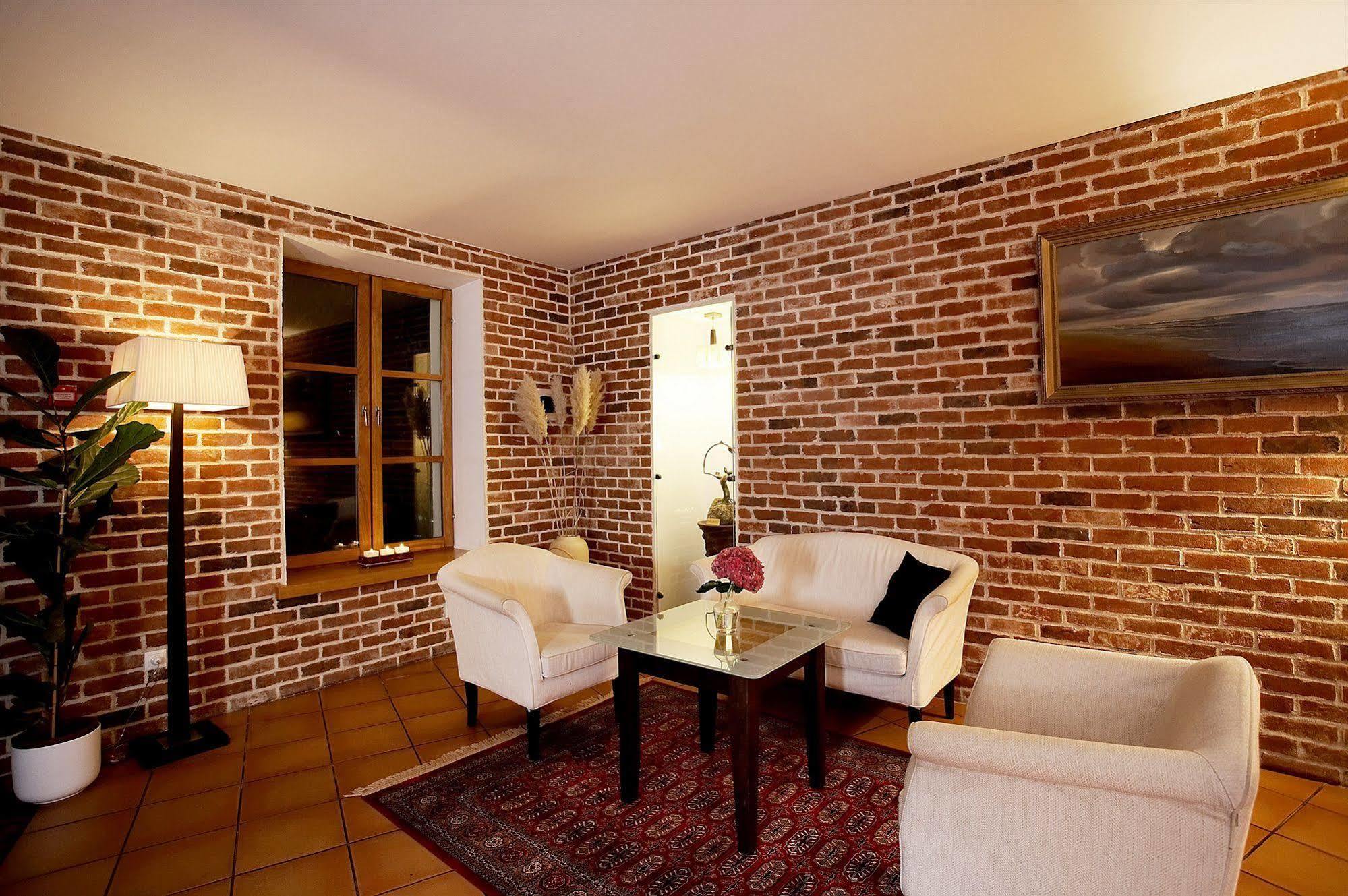 Amberton Cozy Hotel Каунас Экстерьер фото